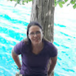 Meet your Posher, Desiree